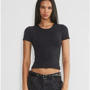 BABATON BLACK ROUND NECK SHORT SLEEVE CROP TOP SIZE MEDIUM